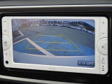 バックモニター付きでガイドラインがモニターに表示され、車庫入れや縦列駐車などの際に役立ちます!