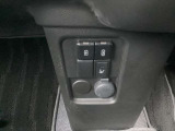 運転席にはシートヒーターが☆冬場に活躍します。