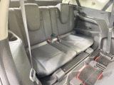 3列目シートはもちろん状態良好☆大人でもゆったりと座って頂けますので、大人数でのお出かけもラクラクです♪ご家族で、気の知れた仲間で、ドライブに行くのが楽しみですね♪