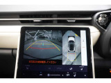 上から車両を見下ろしたような映像をナビゲーション画面に表示する「パノラミックビューモニター(床下透過表示機能付き)も搭載しています。