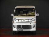 【認定中古車】厳しい品質チェックにより選び抜かれた車両には、状態に応じて「マツダ認定U-carプレミアム」と「マツダ認定U-car」の2つのグレードを設定しています。