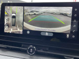 上から見たような画像で車庫入れなどに便利なアラウンドビューモニター