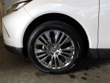純正19インチアルミホイール装備です☆タイヤ4本交換済です♪