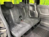 後部座席も気になるようなキズ・汚れやへたり等、大きなダメージはなく、良好な状態です。