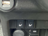 運転席と助手席にはシートヒーターがあります