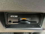 ETCは、高速道路料金所の渋滞を避け、時間と手間を省くことができます。また、料金の支払いや精算の手間が省け、便利で快適なドライブをサポートします