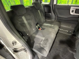 後部座席も気になるようなキズ・汚れやへたり等、大きなダメージはなく、良好な状態です。