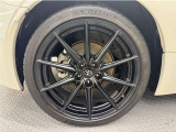 RZ標準装備、マットブラック塗装の18インチアルミホイール☆タイヤサイズは215/45R18です☆