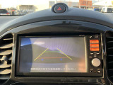 バックビューモニター付きで、ひと目でうしろの状況がわかるためスムーズに駐車できます。