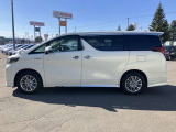 トヨタ車をメインに、人気のハイブリッド車はもちろん、軽自動車からコンパクトカー、ミニバン、SUVなど様々な車種をご用意しております!展示車価格は支払総額表示ですのでご安心ください!