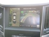 アラウンドビューモニター付きです 上から見たイメージで駐車出来ますので車庫入れの苦手な方も楽に駐車出来ます♪