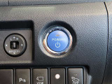 スマートキー装備車なので、キーを取り出さなくてもエンジン始動が可能です。
