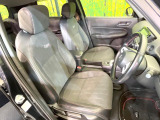 運転席シート廻りは使用感も少なく、良好な状態となっています。前オーナー様が丁寧に使っていたことがよくわかりますね。