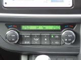 デュアルオートエアコン搭載☆運転席と助手席でエアコンが独立しているのでドライバーも同乗者もより快適にドライブができます♪