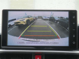 バックカメラ付き♪車庫入れ、バックでの駐車時に後方が見える事での安心感は大きいです☆一度装備したら外せなくなるアイテムです♪