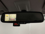 【バックミラー】ミラー鏡面上でアラウンドビューモニターの映像確認できます。
