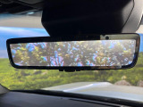 【デジタルインナーミラー】後席の大きな荷物や同乗者で後方が確認しづらい時でも安心!カメラが撮影した車両後方の映像をルームミラー内に表示。クリアな視界で状況の確認が可能です!