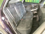 後部座席も気になるようなキズ・汚れやへたり等、大きなダメージはなく、良好な状態です。