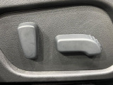 【パワーシート】スイッチ一つで簡単にシートの微調整が可能!電動だから力もいりません!快適なシートポジションにセットして、快適なドライブをお楽しみください。
