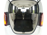 ◆リアシートを使用しない時はこの通り更に広々ラゲッジスペースの出来上がりです、たくさんの荷物が積み込み可能です!