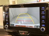 【バックガイドモニター】 車庫入れなど後進運転時に死角をモニターで確認ができて安全です♪ ステアリング操作の参考になるガイド線も表示しますので車庫入れがニガテな方も安心ですネ!