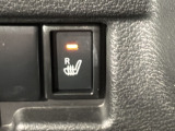 シートヒーターが付いています!寒い日に便利な装備ですね。