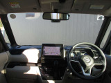 フロントガラスが広く視界が広々としているので、運転がとてもし易いです