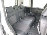 ゆとりある広々とした車内空間は、ドライブを始め買い物やレジャーなど、幅広く活躍します。一人でもみんなとでもお出かけを楽しみましょう!