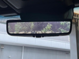 【デジタルインナーミラー】後席の大きな荷物や同乗者で後方が確認しづらい時でも安心!カメラが撮影した車両後方の映像をルームミラー内に表示。クリアな視界で状況の確認が可能です!
