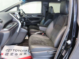 高いホールド性で運転姿勢が安定します。長距離ドライブでも疲れにくいのが魅力です。快適なドライビングライフをお送りください♪