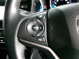 ハンドルにオーディオの操作スイッチが装備されています!視線を前方から外さずハンドルから手を離さずに操作できるのでとっても安全ですね♪