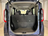 ラゲッジルームも十分あります♪日常の荷物なら楽に積み込めます☆