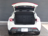 パワーテールゲートも備えているので荷物の出し入れでも大活躍間違いなしです。