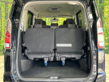 普段のお買い物や通勤、送迎等に十分な荷室スペースを確保しております。セカンドシートを倒すと、大きな荷物の積載も可能です♪