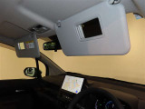 運転席・助手席バニティミラー付サンバイザー