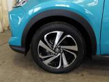 純正17インチアルミホイール装備です☆タイヤ4本交換済です♪