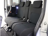 ゆとりある広々とした車内空間は、ドライブを始め買い物やレジャーなど、幅広く活躍します。一人でもみんなとでもお出かけを楽しみましょう!