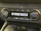 オートエアコン付きなので一度、気温を設定すれば自動的に過ごし易い温度に調整してくれますよ。 車内をいつでも快適空間にしてくれます。