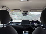 内装状態も特に大きく目立つ汚れも無くキレイです!多少の使用感は中古車なのでありますが、全体的にキレイな車輛ですっ!