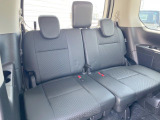 3列目シートはもちろん状態良好☆大人でもゆったりと座って頂けますので、大人数でのお出かけもラクラクです♪ご家族で、気の知れた仲間で、ドライブに行くのが楽しみですね♪