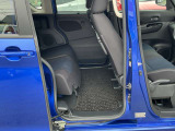 足元広々後席シート