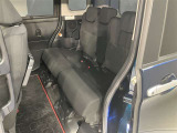 広々とした後部座席を実際に座って体感してみてください♪気になるような汚れやへたり等、大きなダメージはなく、良好な状態です♪