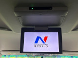【フリップダウンモニター】大画面モニターで後席でもエンタメをお楽しみいただけます。小さなお子様にも大人気の装備です♪