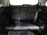 後部座席もゆったり座れます。