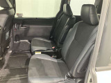 【後部座席】後部座席の写真になります。広いので運転も快適ですよ!