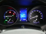 各操作スイッチは使いやすい位置に配置され、とっても見やすいメーターです。夜間時はラグジュアリーな気分にさせてくれる照明が魅力ですので、夜のドライブも楽しみになりますよ♪
