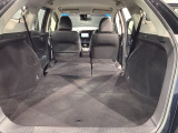 リアシートを倒すと、ラゲッジスペースを広くお使いいただけます!