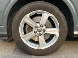 17インチ純正アルミホイール装備 全車両に標準装備の純正アルミホイールは、純正ならではのバランスの良いデザインと、走行安定性をお楽しみ頂けます。