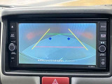 【バックモニター】駐車時に後ろの映像がナビゲーションにうつるので駐車がらくらく★車庫入れが心配なかたもバックモニターで安心★