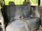後部座席も気になるようなキズ・汚れやへたり等、大きなダメージはなく、良好な状態です。